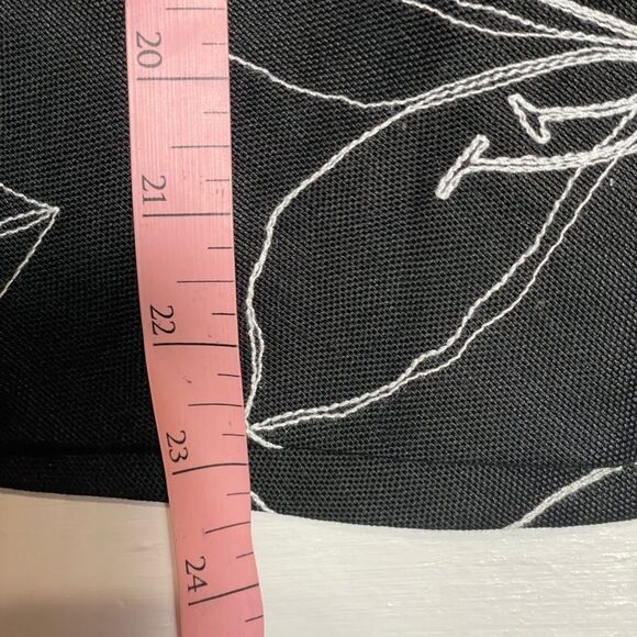 NWT Ann Taylor Embroidered Circle Skirt Linen Silk Blend Black Floral Size 2 - Picture 7 of 10
